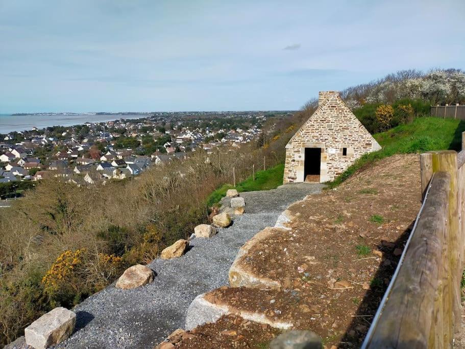 Maison Au Calme Bord De Mer Jullouville-les-Pins Exteriér fotografie